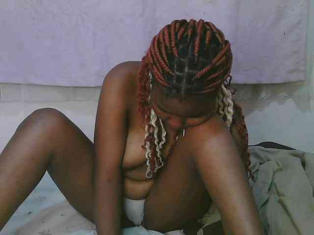 Cute-latasha webcam