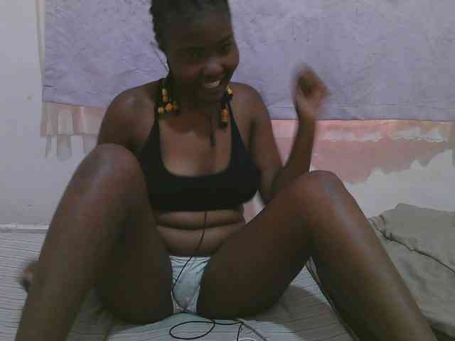 Cute-latasha webcam