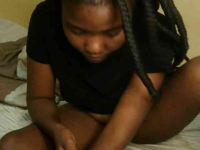 Cute-latasha webcam