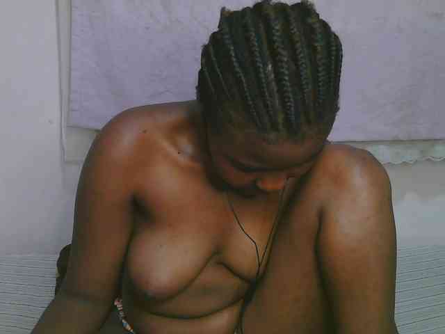 Cute-latasha webcam