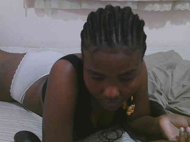 Cute-latasha webcam