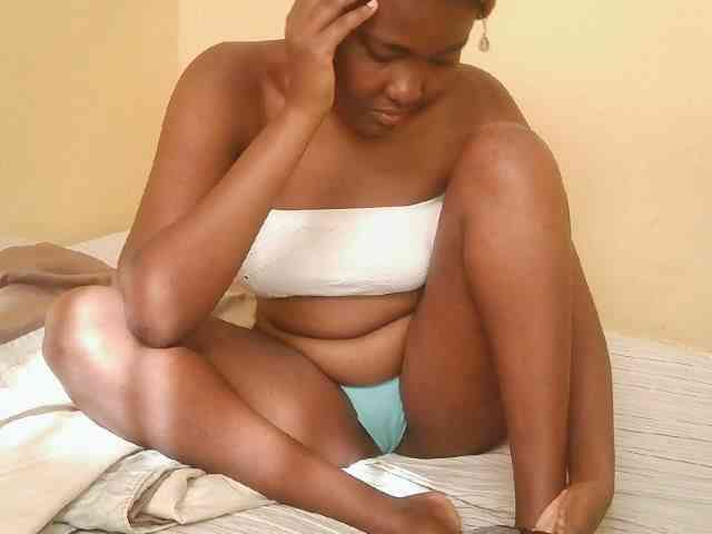 Cute-latasha webcam