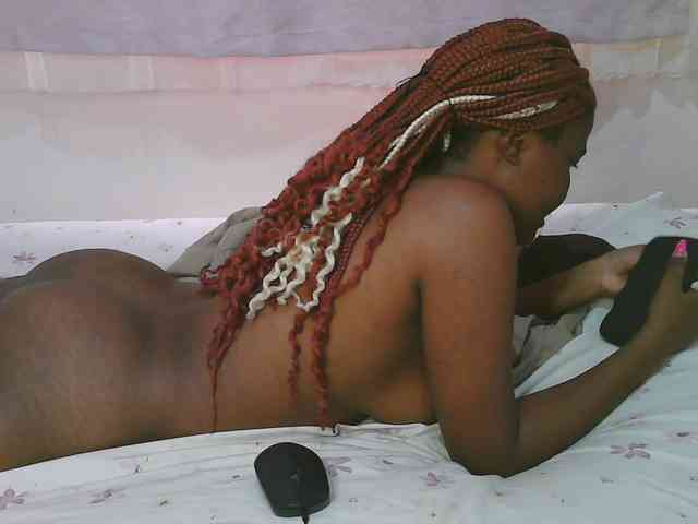 Cute-latasha webcam