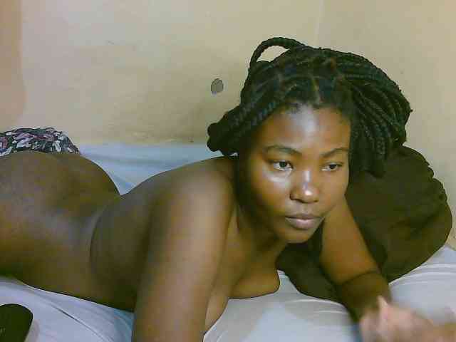 Cute-latasha webcam