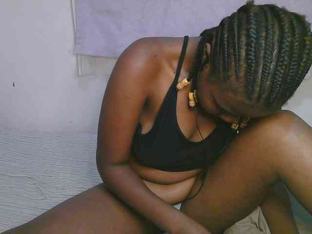 Cute-latasha webcam