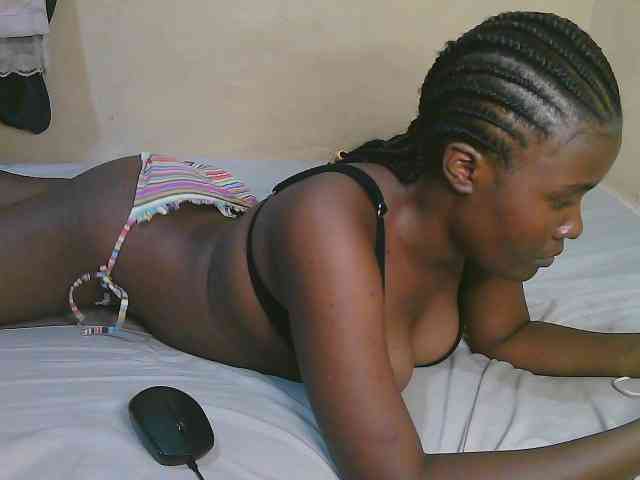 Cute-latasha webcam