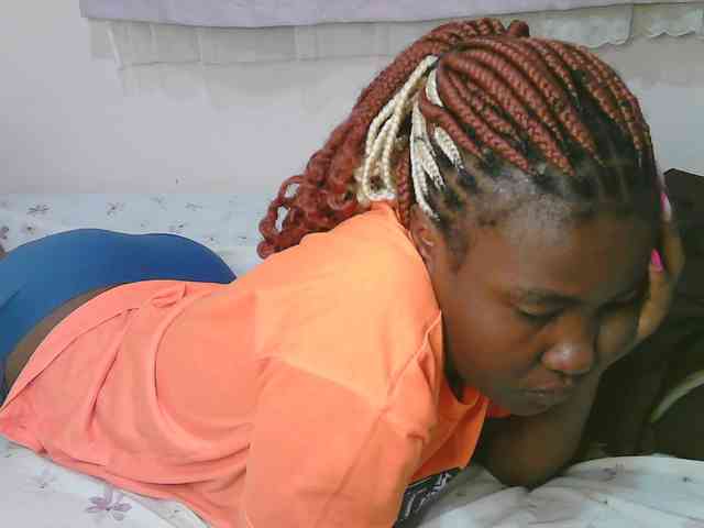 Cute-latasha webcam