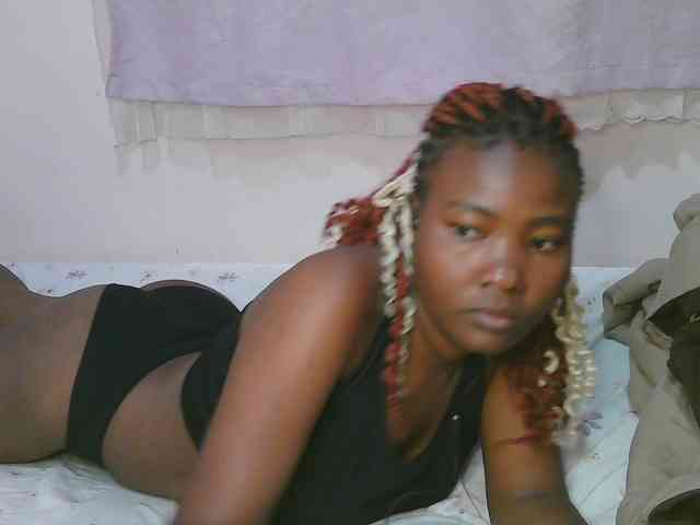Cute-latasha webcam