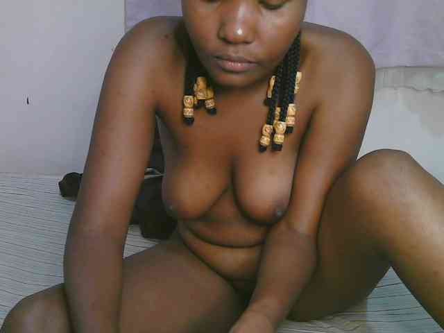Cute-latasha webcam