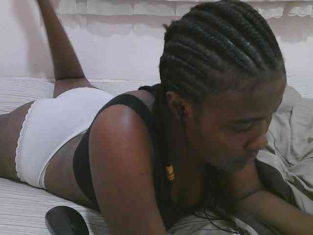 Cute-latasha webcam