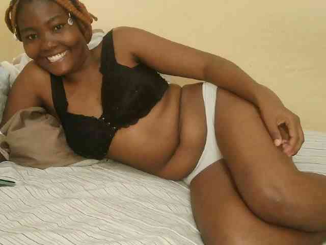 Cute-latasha webcam