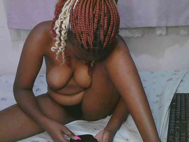 Cute-latasha webcam