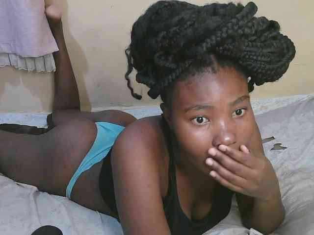 Cute-latasha webcam