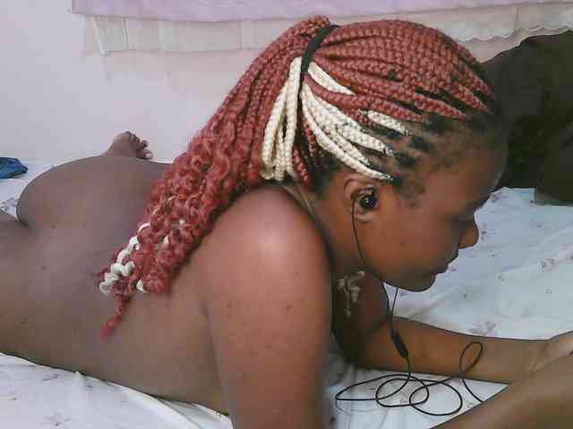 Cute-latasha webcam