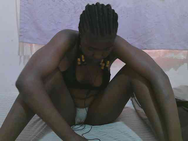 Cute-latasha webcam