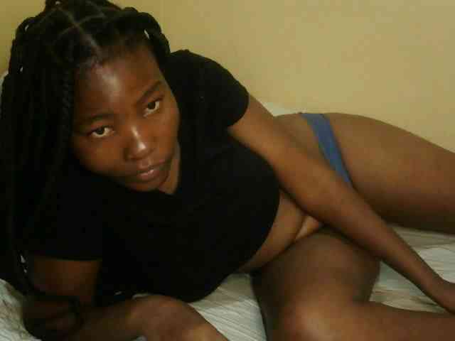 Cute-latasha webcam