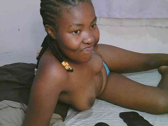 Cute-latasha webcam