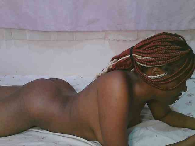 Cute-latasha webcam