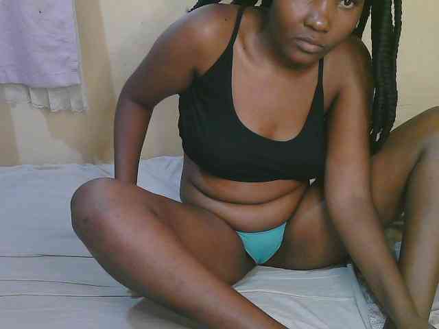 Cute-latasha webcam