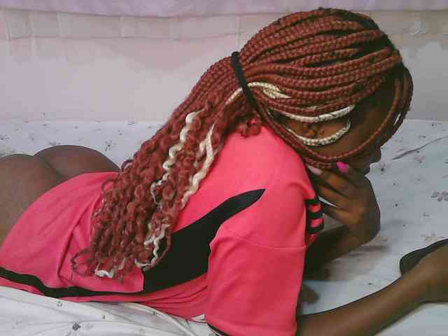 Cute-latasha webcam