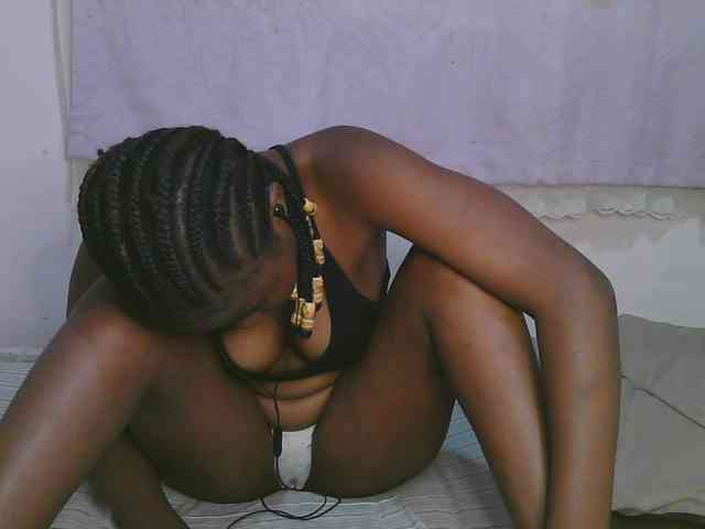 Cute-latasha webcam