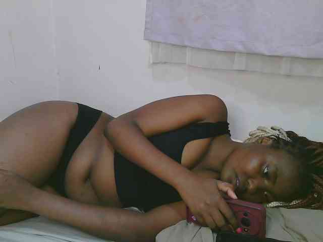 Cute-latasha webcam