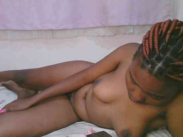 Cute-latasha webcam