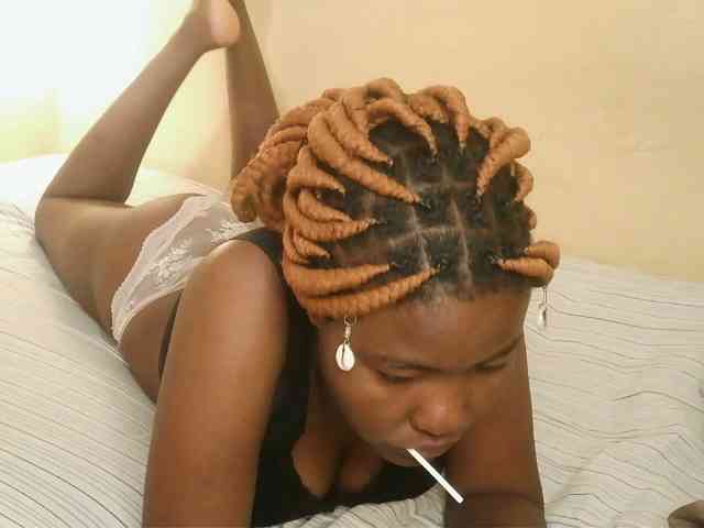 Cute-latasha webcam