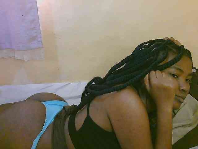 Cute-latasha webcam
