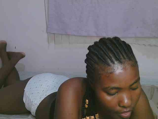 Cute-latasha webcam