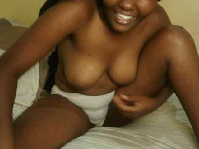 Cute-latasha webcam