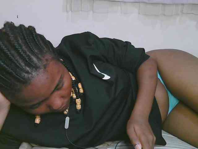 Cute-latasha webcam