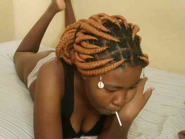 Cute-latasha webcam