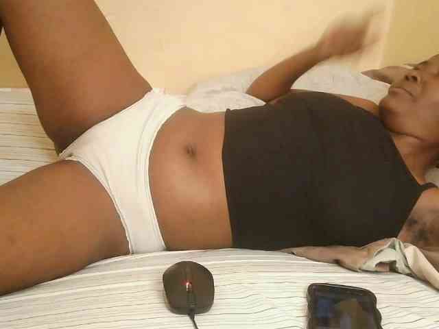Cute-latasha webcam