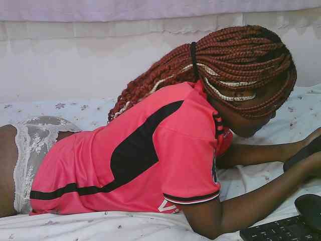 Cute-latasha webcam