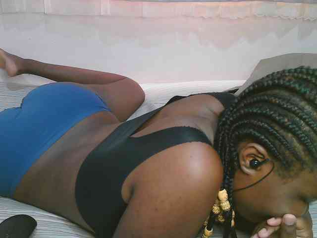 Cute-latasha webcam