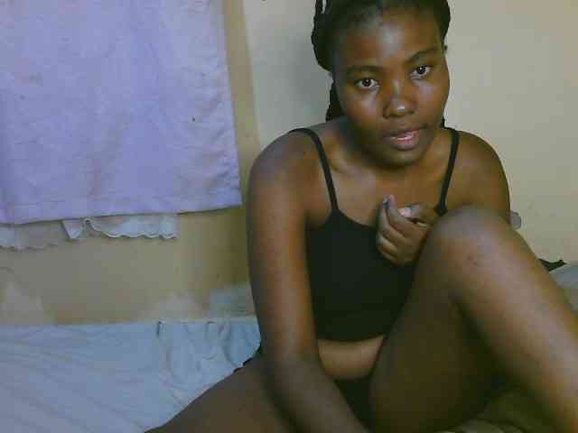 Cute-latasha webcam