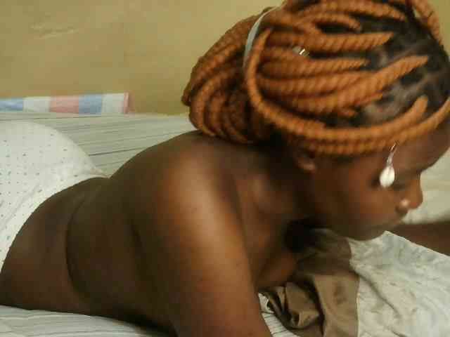 Cute-latasha webcam