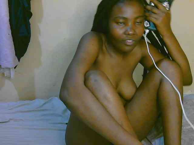 Cute-latasha webcam
