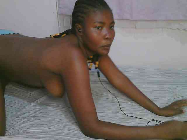 Cute-latasha webcam