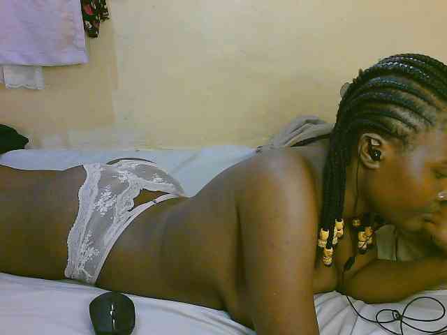 Cute-latasha webcam