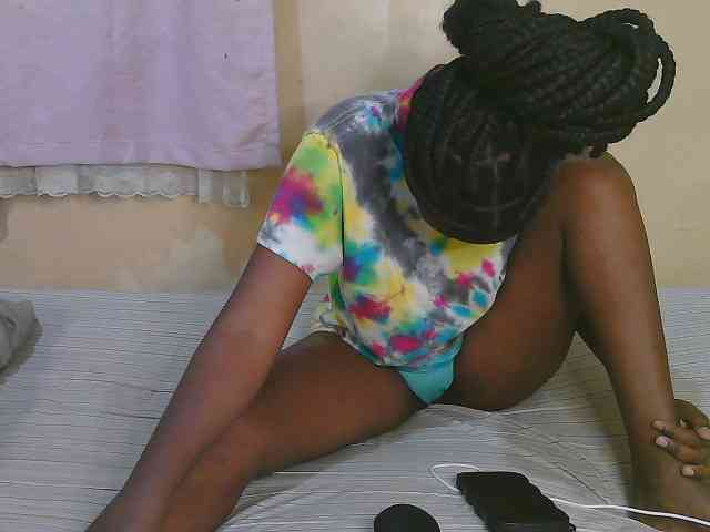 Cute-latasha webcam