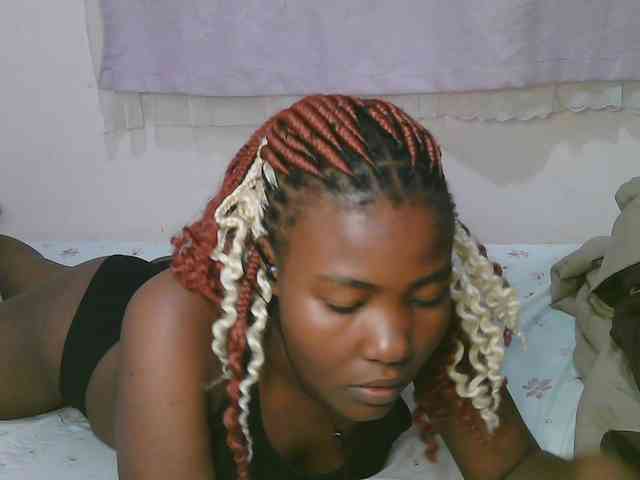 Cute-latasha webcam