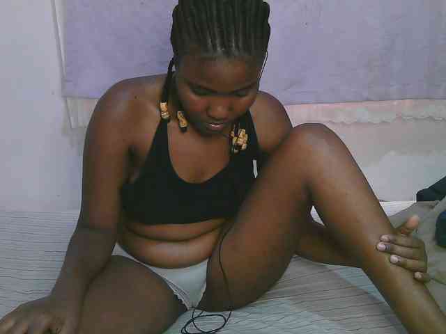 Cute-latasha webcam