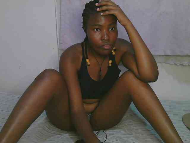 Cute-latasha webcam