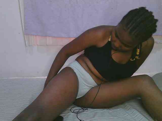 Cute-latasha webcam