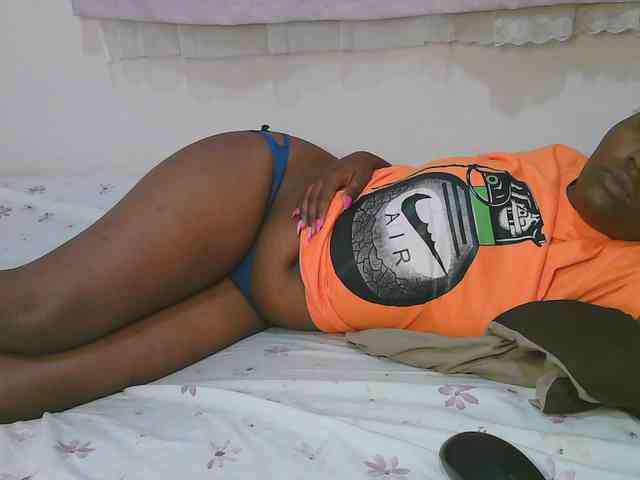 Cute-latasha webcam