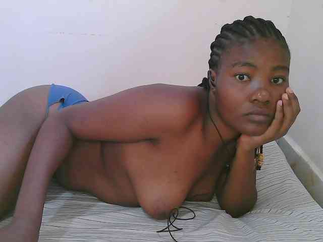 Cute-latasha webcam