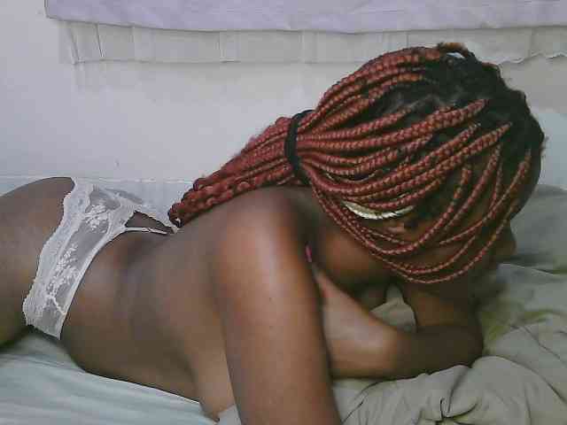 Cute-latasha webcam