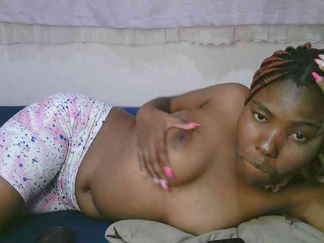 Cute-latasha webcam